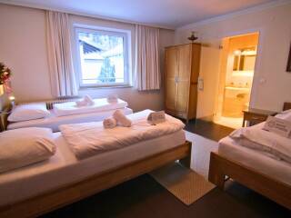 04. Catered chalet Hans Sankt Anton Driepersoonskamer