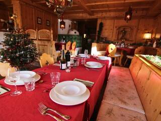 04. Catered chalet Tirolerhof Apart Serfaus Inclusief diner