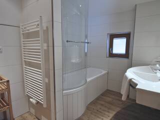 06. Catered chalet Gretl Serfaus Badkamer