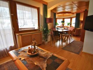 07. Catered chalet Gretl Serfaus Woonkamer