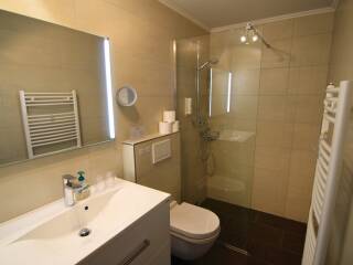 08. Catered chalet Hans Sankt Anton Badkamer