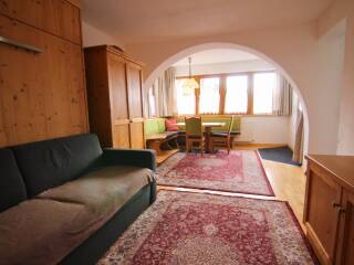 28. Catered chalet Elfriede Fiss Woonkamer Appartement A